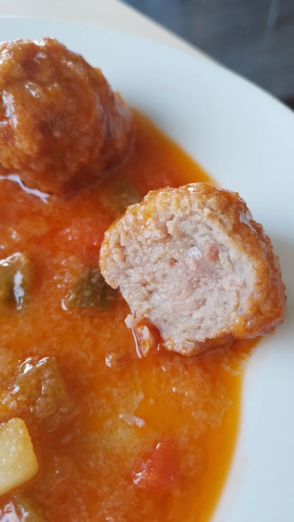 Albóndigas en salsa casera